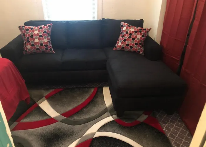 A Hidden Gem, Approx 15 Mins To Downtown Chicago! Homestay *